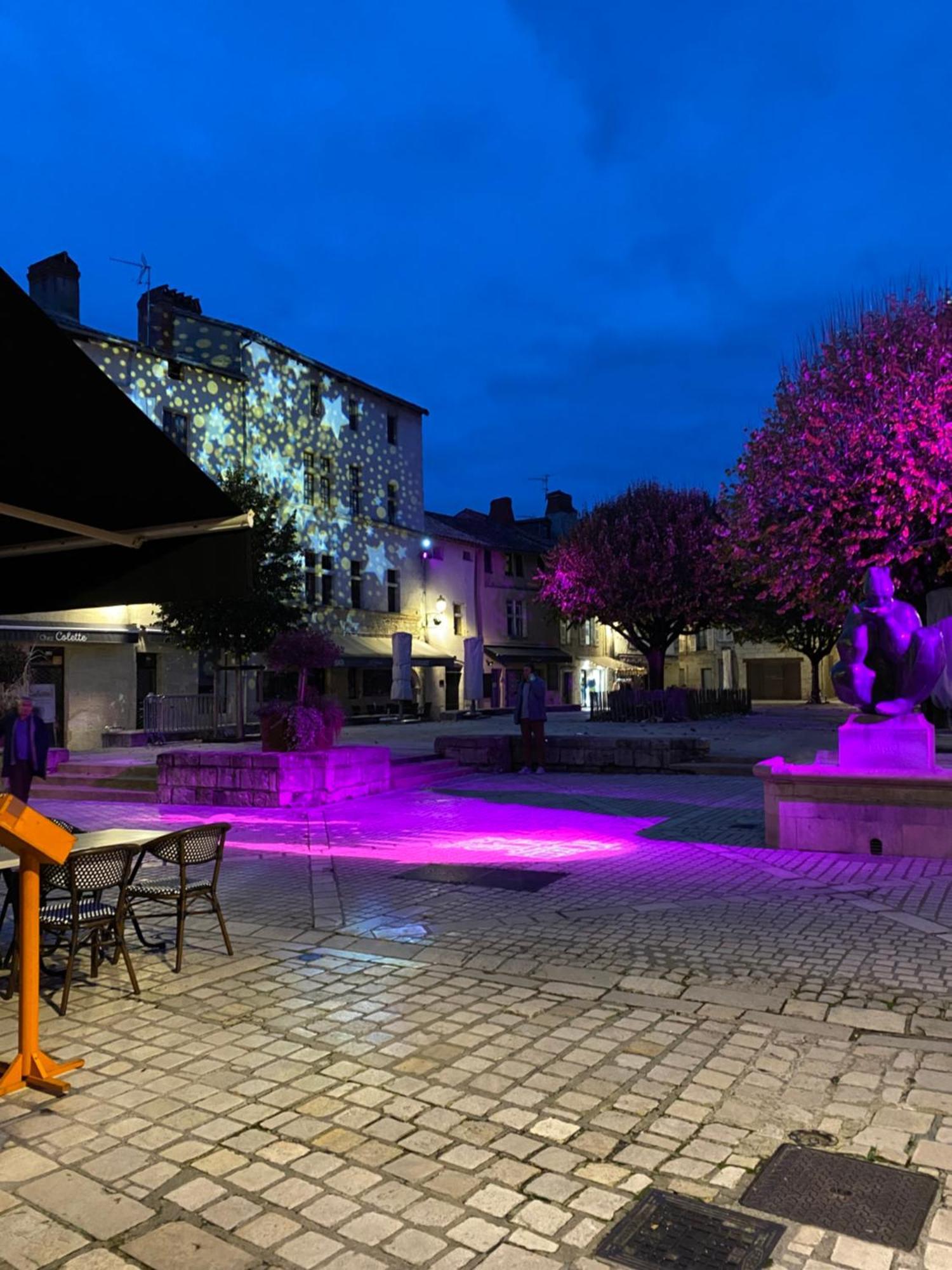 La Source, Maison De Ville Vieux Perigueux Luaran gambar